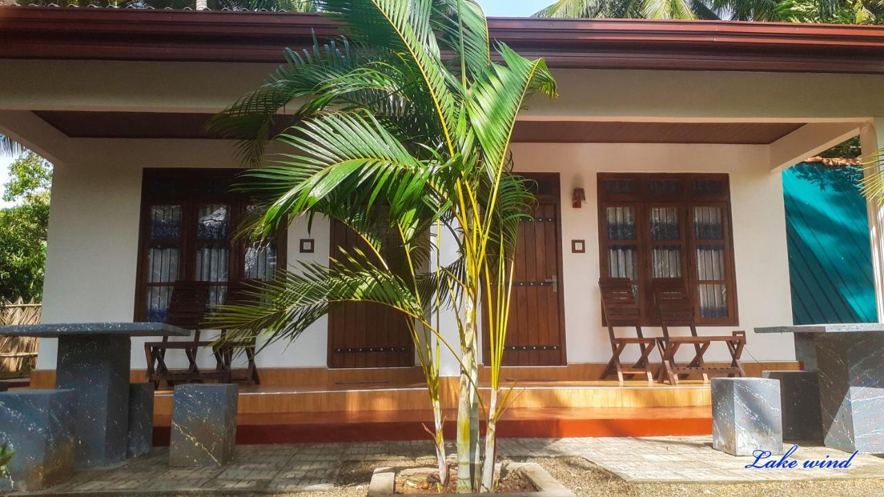 Lake Wind Habarana Buitenkant foto
